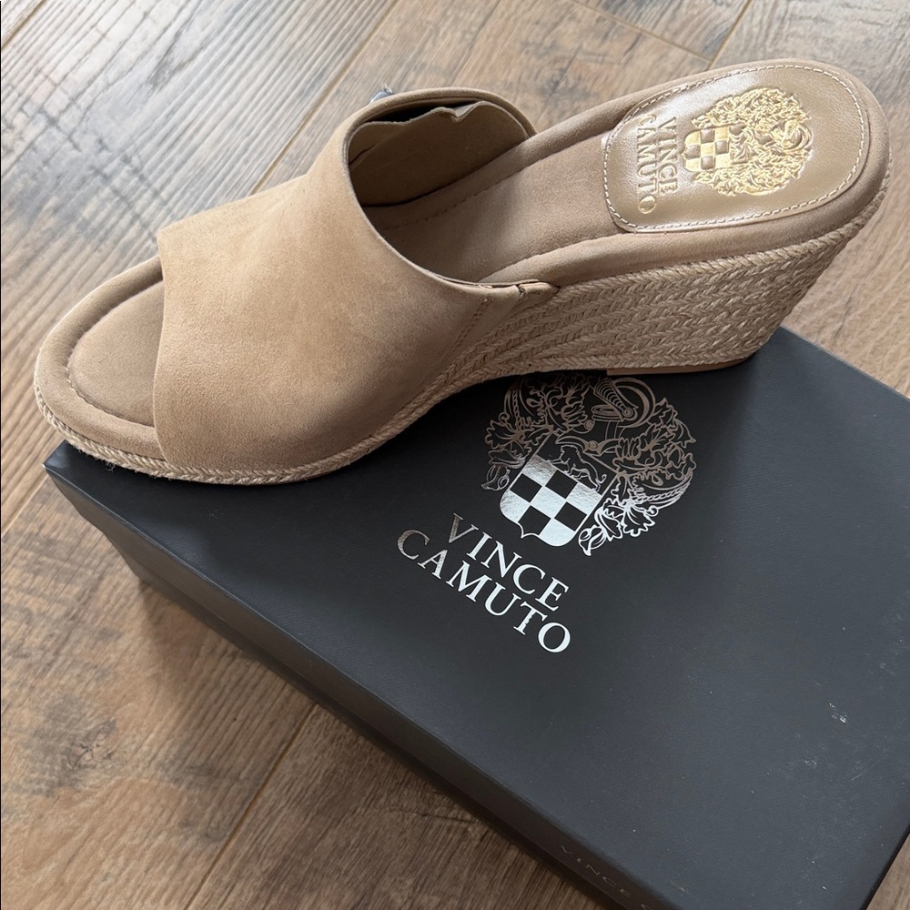 🆕 Vince Camuto Fayla Tan Wedge Sandals